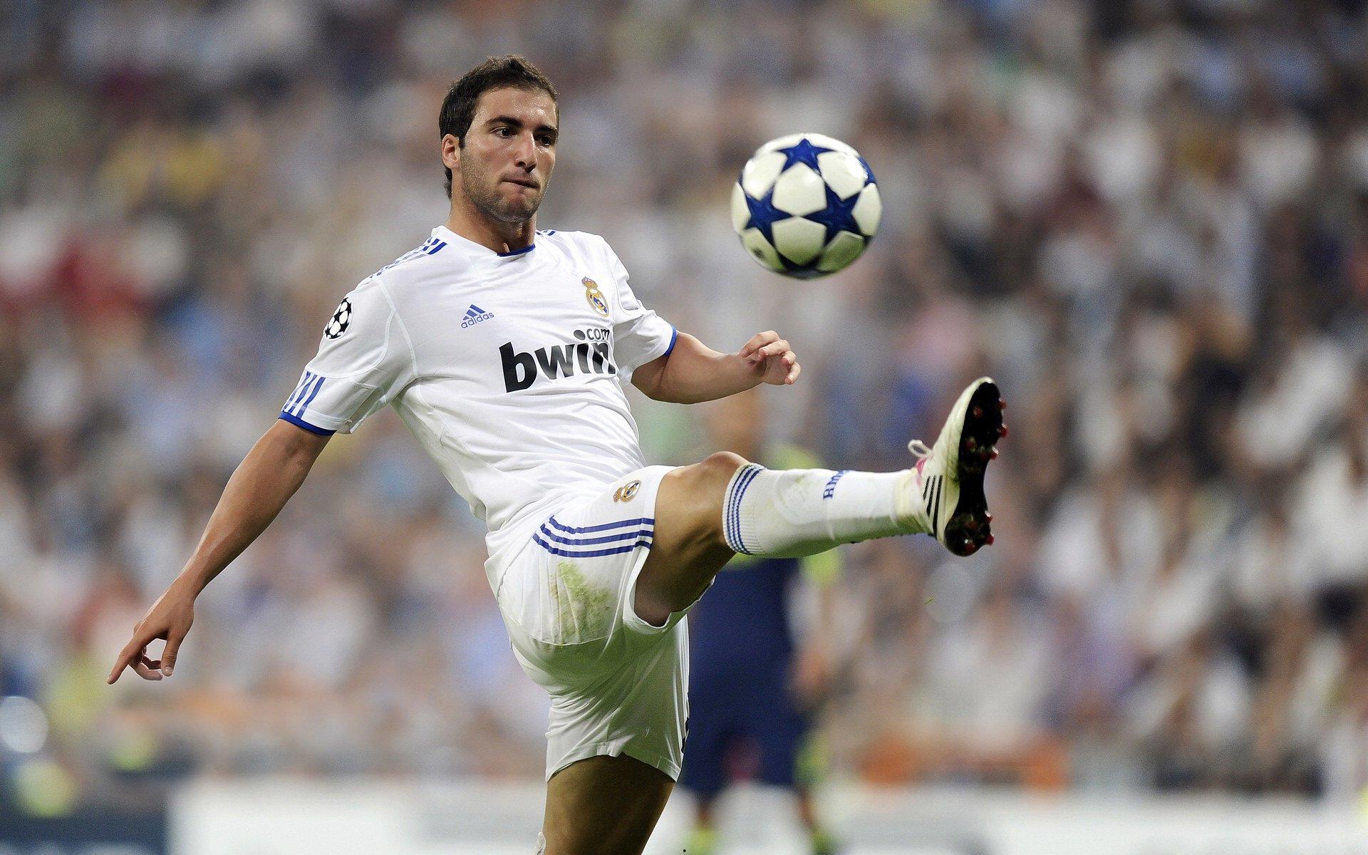 国际米兰密切关注卢克曼转会动态,同时锁定莱昂尼为防线补强首选目标